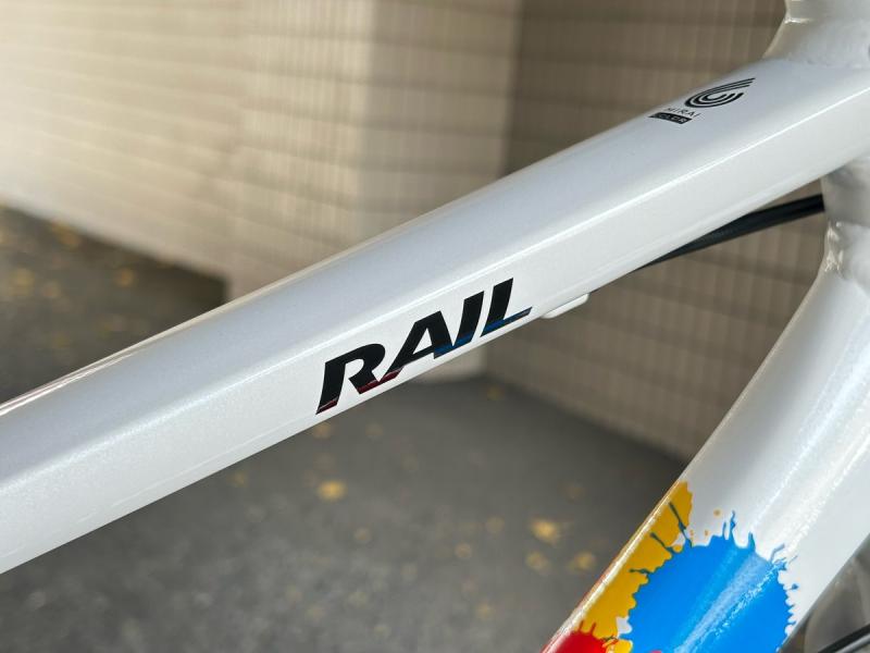 【在庫限り特価】RAIL 700A SE完成車